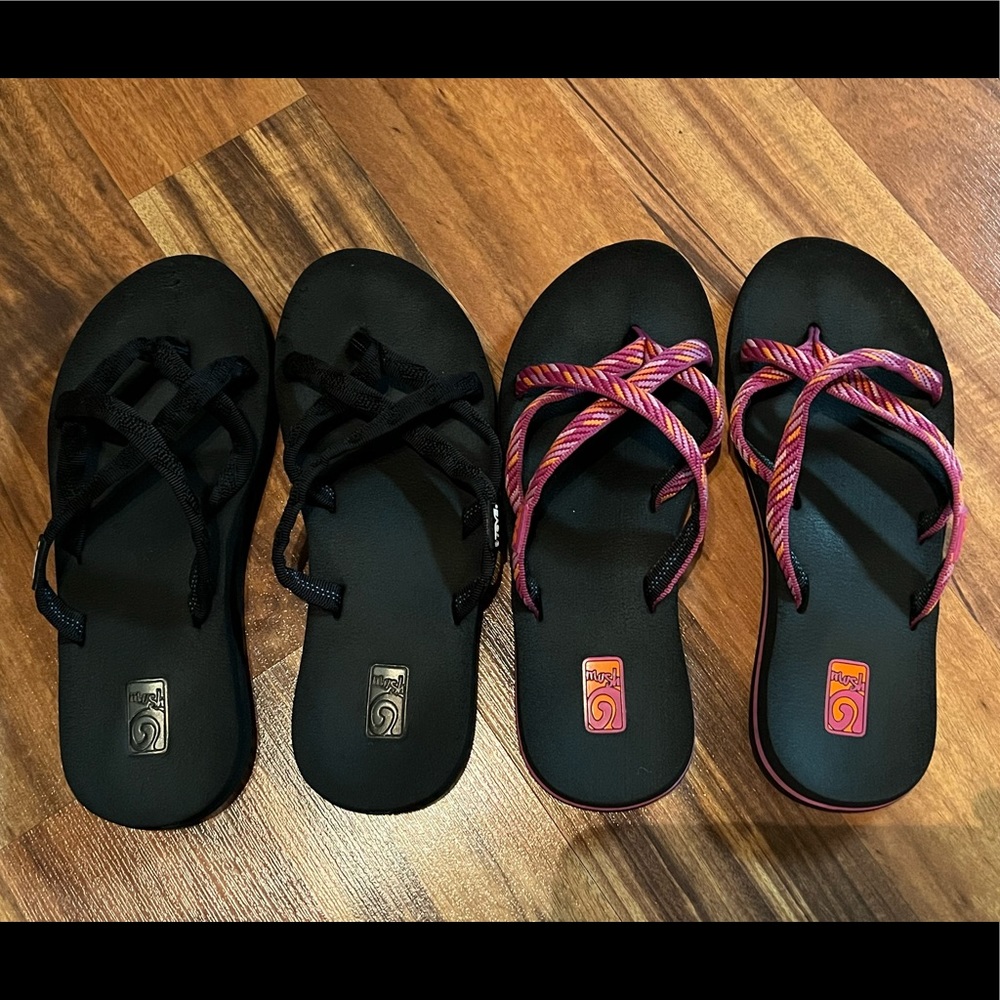 2 pairs of womans Teva olowahu sandals size 7